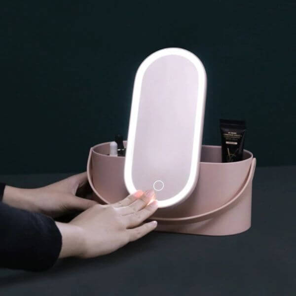 TRAVEL MAKE UP CASE WITH ROTATING MIRROR