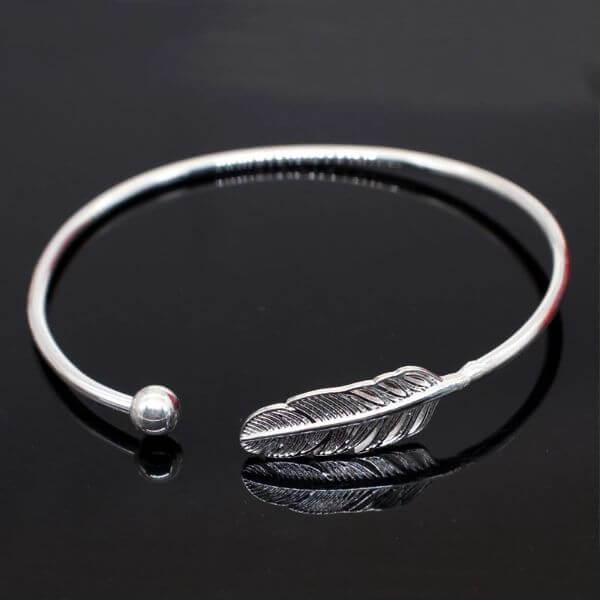 BRACELET WITH ANGEL FEATHER