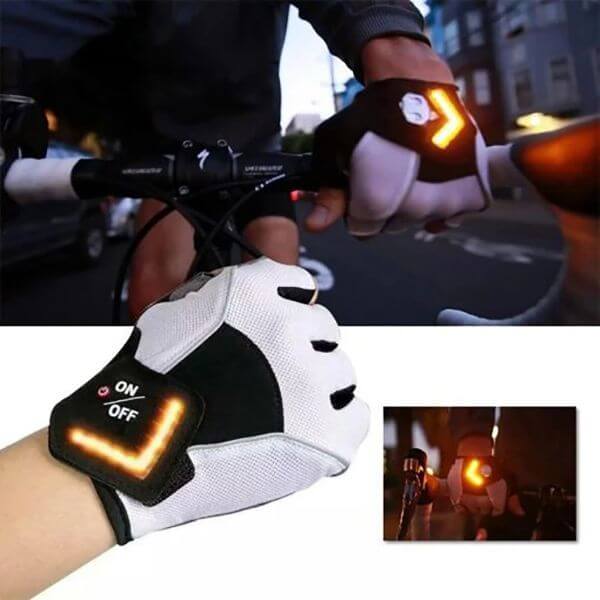 BICYCLE GLOVES WITH TURN SIGNALS