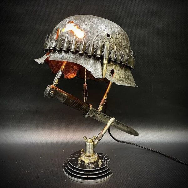 WAR RELIC LAMP