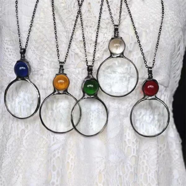 MAGNIFYING GLASS NECKLACE GIFT