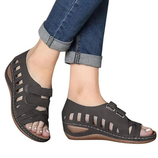 SUMMER LEATHER SANDALS