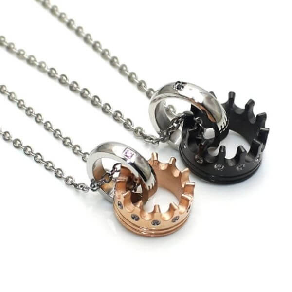 QUEEN & KING COUPLE NECKLACE
