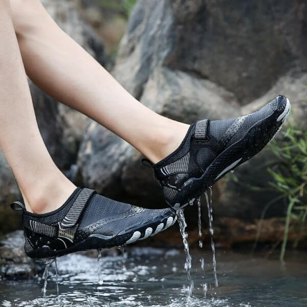 BREATHING DOUBLE BUCKLES WATER SHOES