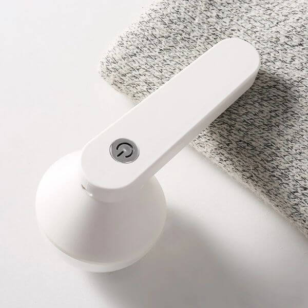 RECHARGEABLE ELECTRIC LINT REMOVER