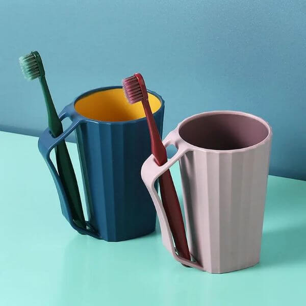 CREATIVE TOOTHBRUSH CUP