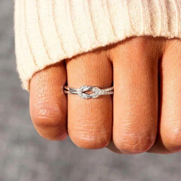 FRIENDSHIP KNOT RING