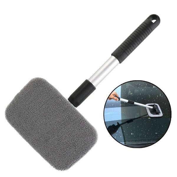 CAR RETRACTABLE CLEANING BRUSH