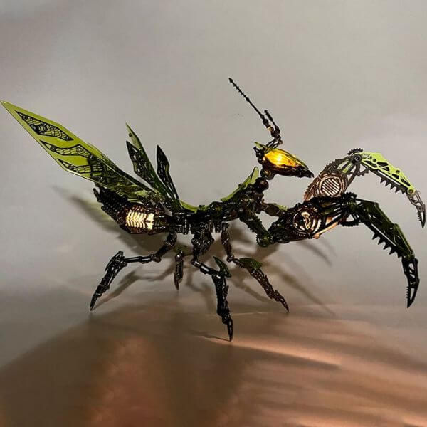 INSECT MANTIS METAL PUZZLE TOY