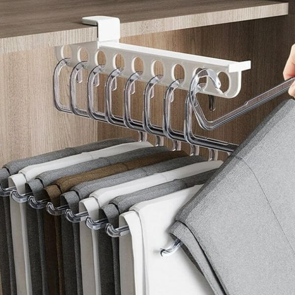 PULL OUT TYPE RETRACTABLE CLOTHES RACK