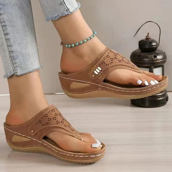 BREATHABLE SANDALS WITH NON-SLIP SOLE