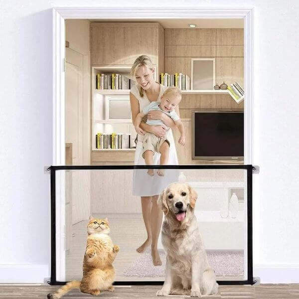 PORTABLE KIDS & PETS SAFETY DOOR GUARD