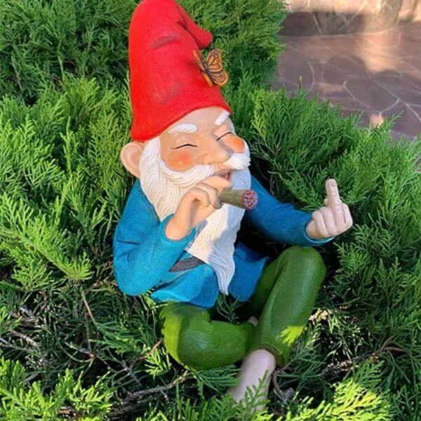 GARDEN GNOME STATUE