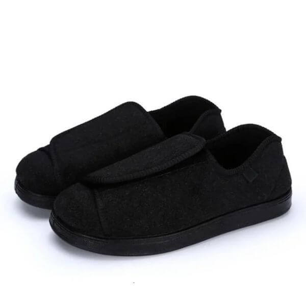 MEN’S EXTRA WIDE SLIP RESISTANT SLIPPERS