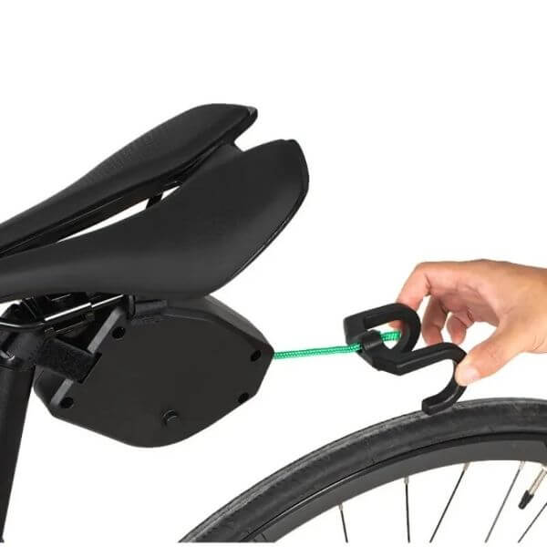 RETRACTABLE BICYCLE TRACTION ROPE