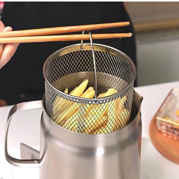 STAINLESS STEEL OIL STRAINER POT