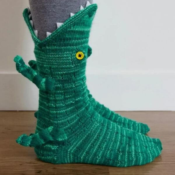 FUNNY KNIT CROCODILE SOCKS