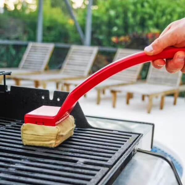 BARBECUE CLEANING BRUSH